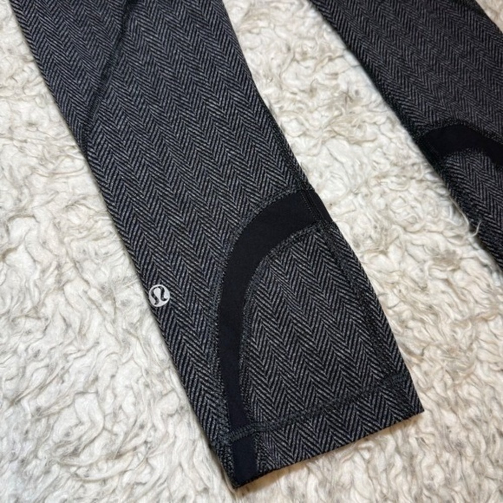 Lululemon Run Inspire Crop II Leggings Size 4 Gray/Black - Picture 7 of 10